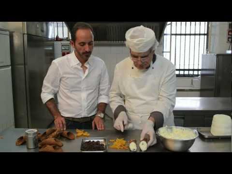 The cannolo, how delicious!