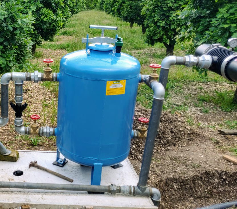 Filtración de agua con materia orgánica: problema resuelto con los filtros de grava Irritec